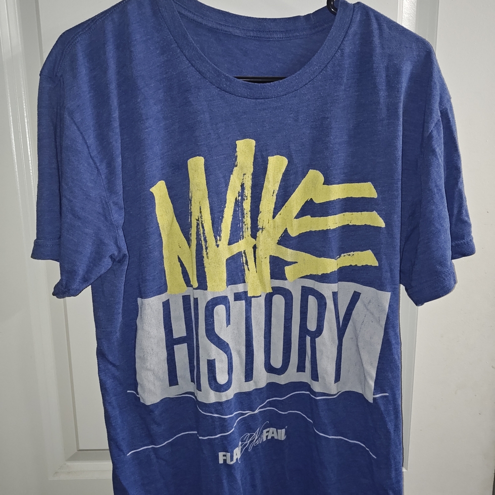 Vintage "Make History" Flag Nor Fail Graphic Tee – Size Medium
